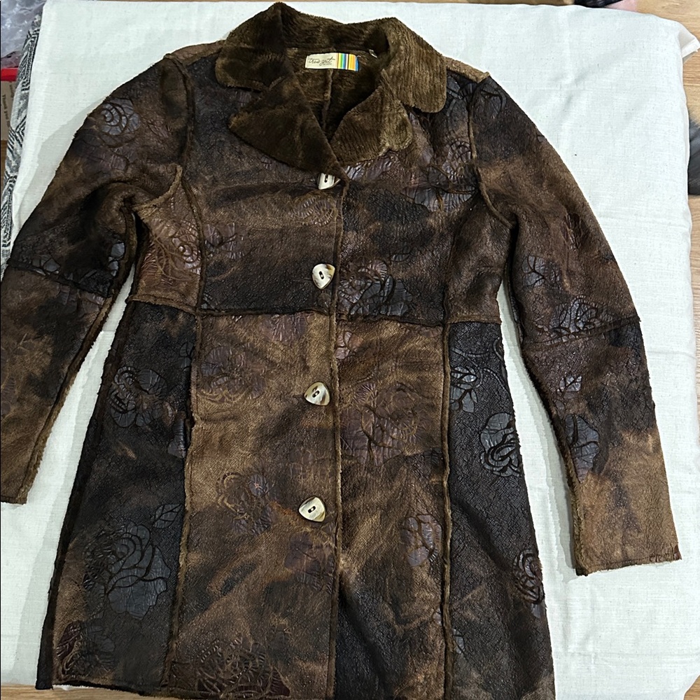 True Grit Brown Faux Fur Rose Embossed Coat. Size XL. PTP 22. Length 37.